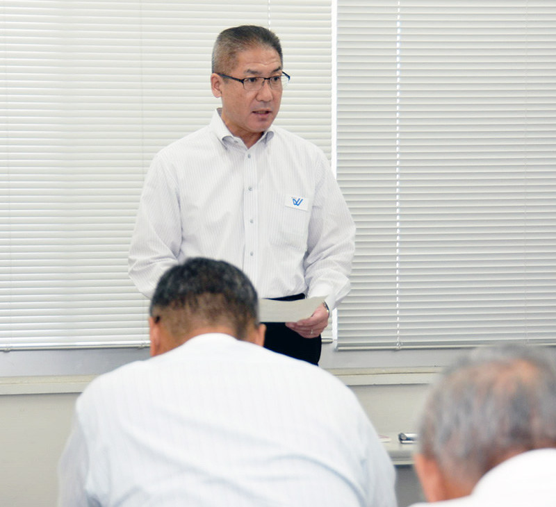 特殊詐欺の被害防止について訓示する東山一樹・生活安全企画課長=和歌山県警本部で、最上和喜撮影