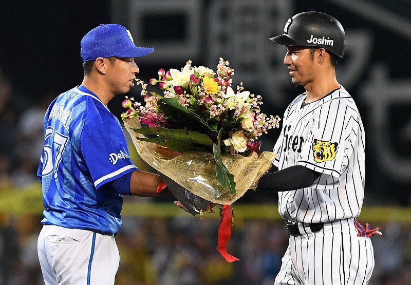 プロ野球：阪神の鳥谷2000安打達成 [写真特集6/14] | 毎日新聞