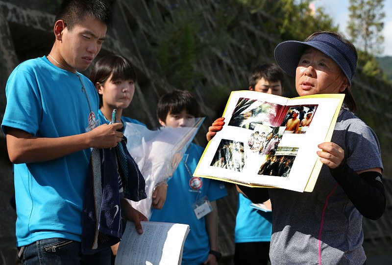 ｅｙｅ 見つめ続ける 大震災 語り継ぐ命 慰霊碑のない新店舗 写真特集4 16 毎日新聞