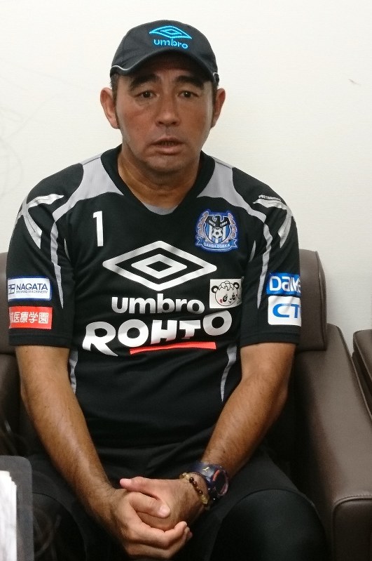 長谷川健太監督 直筆サイン 三冠2014公式本＋カード ガンバ大阪 ガ大阪：「心残りはない」長谷川監督退任 | 毎日新聞