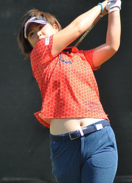 女子ゴルフ：東が首位キープ コニカミノルタ杯・第3日 | 毎日新聞