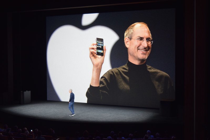 Appleの20年をたどる写真集「Designed by Apple in California