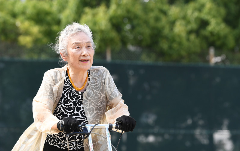 ストーリー 盲ろうの東大教授 その２止 盲ろうと生きて 毎日新聞