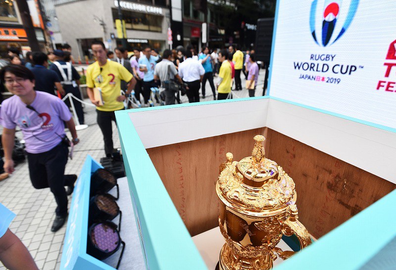 ラグビーW杯：日本大会まであと2年 「カップ」公開 [写真特集11/10