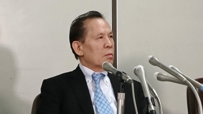 パチスロ機メーカー、ユニバーサルエンターテインメントの岡田和生前会長=東京・霞が関の司法記者クラブで2017年9月14日撮影