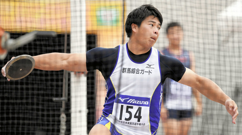 男子円盤投げ決勝、日本新記録で優勝した堤=ヤンマースタジアム長居で2017年9月23日、山崎一輝撮影