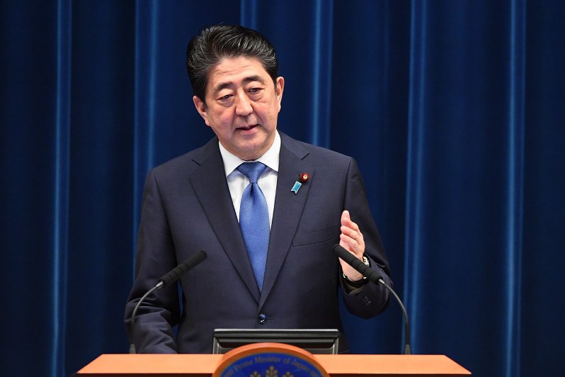 安倍首相：28日解散を表明 消費増税分の使途を変更 | 毎日新聞