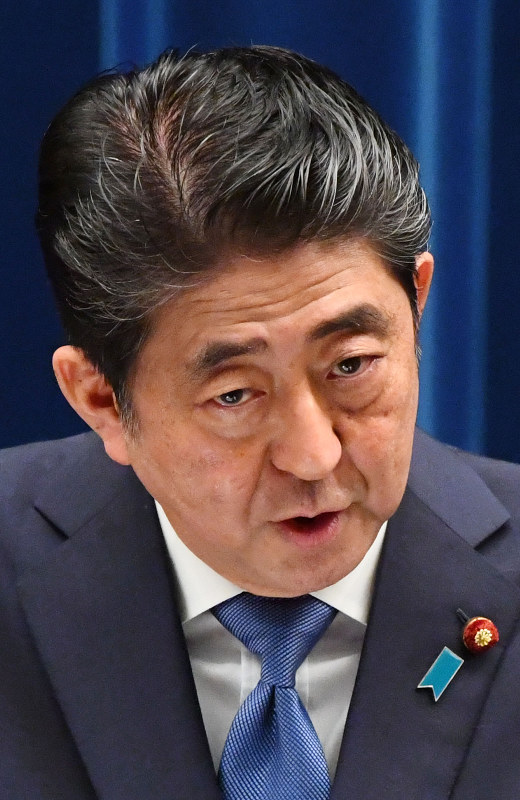 記者会見し、臨時国会冒頭で衆院を解散する意向を表明する安倍晋三首相=首相官邸で2017年9月25日午後6時26分、川田雅浩撮影