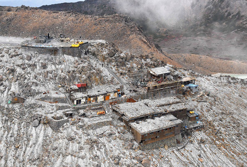 手塚石雲 乾山写「秋山ノ絵」香合 共箱・共布 手塚石雲 乾山写「秋山ノ