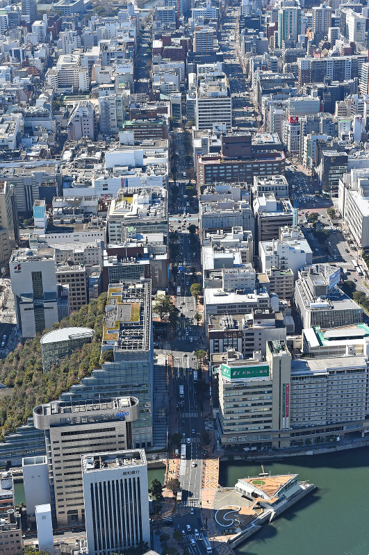 福岡市 博多港ウオーターフロントの高さ緩和 毎日新聞