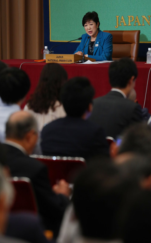{24}記者会見する希望の党代表の小池百合子東京都知事=東京都千代田区で2017年9月28日午後3時45分、小川昌宏撮影