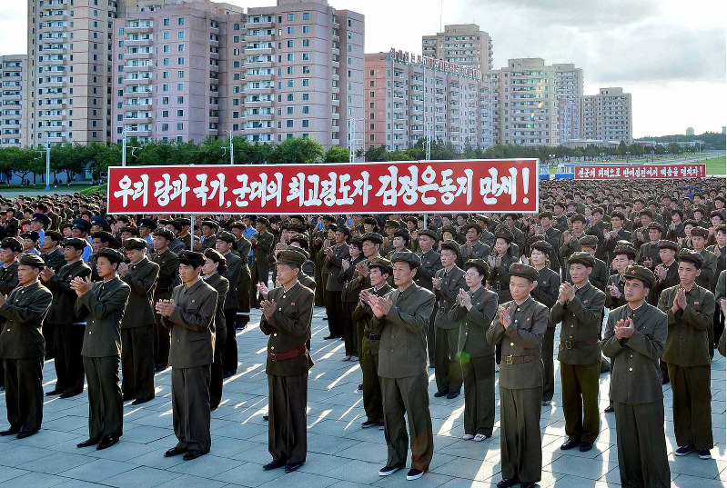 国連安保理の制裁決議に反対する北朝鮮の労働者階級の集会=平壌の党創立記念塔教育広場で8月11日、朝鮮中央通信・朝鮮通信