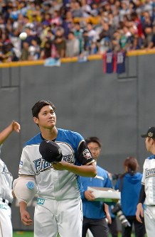 プロ野球：日本ハムの大谷、今季初の完封勝利 [写真特集18/15