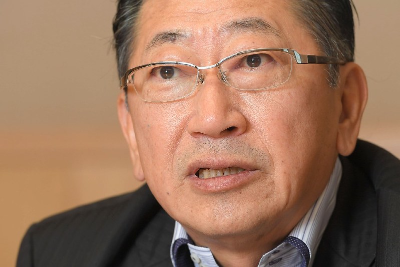 インタビューに応じるJR九州の青柳俊彦社長=福岡市博多区で2017年10月4日、津村豊和撮影