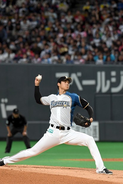 プロ野球：「二刀流」見納めか 札幌ドームに多くのファン | 毎日新聞