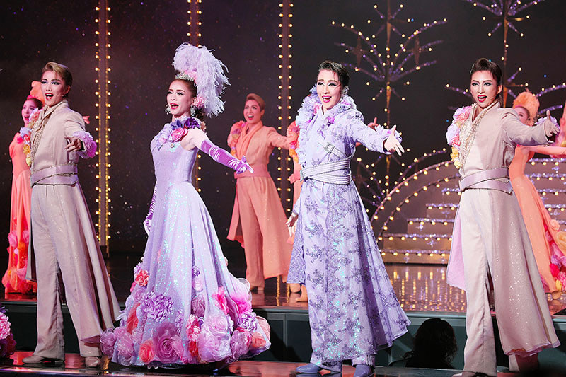 いろんな宝塚の衣装が見たい！ ガールズちゃんねる Girls Channel