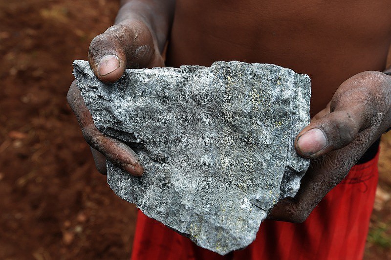 輝き探す闇 ２０１７世界子ども救援キャンペーン 東南アジアの零細金採掘 写真特集4 毎日新聞