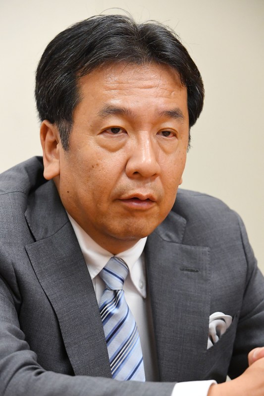 毎日新聞のインタビューに答える立憲民主党の枝野幸男代表=東京都千代田区の衆院第1議員会館で2017年10月5日午後4時10分、川田雅浩撮影