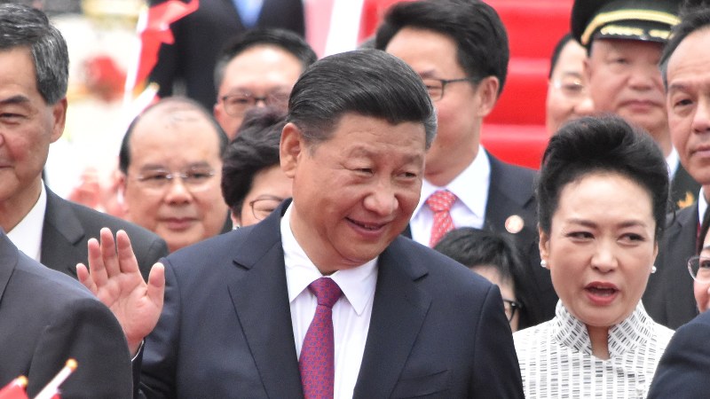 習近平国家主席(香港国際空港で=福岡静哉撮影)