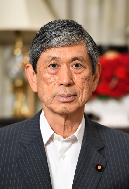 自民：高村副総裁、来年8月の任期まで続投 首相が意向 | 毎日新聞