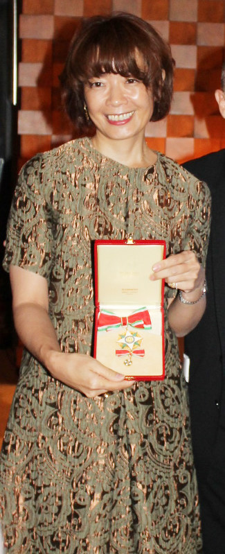 ヤマザキマリさん イタリア政府から 共和国の星勲章 毎日新聞