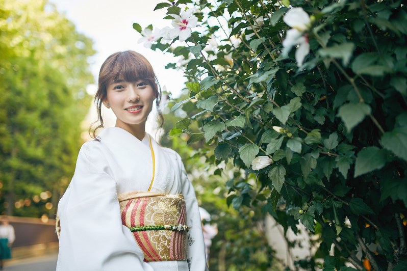 浅草寺の境内でパシャリ。あなたも着物を着てお散歩してみませんか?