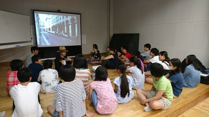 映画制作ワークショップの様子=東京都渋谷区で、最上聡撮影