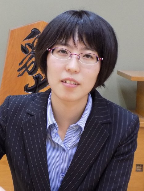 将棋：里見香奈が女流5冠守る 女流王将戦で3連覇 | 毎日新聞