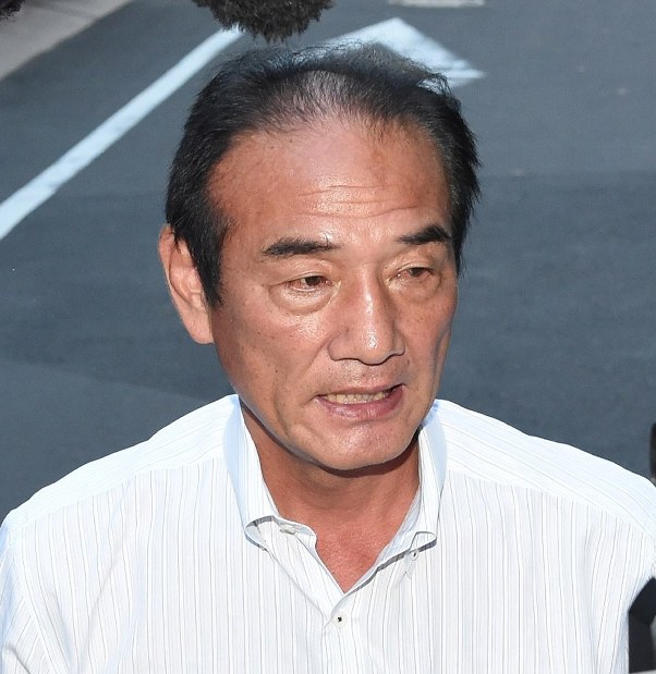 二所ノ関親方：重体 元若嶋津、自転車に乗り転倒 | 毎日新聞