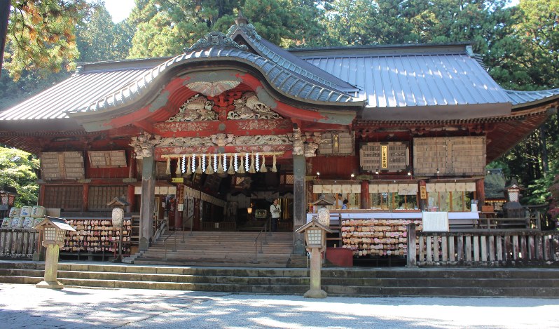 重要文化財に指定される北口本宮冨士浅間神社拝殿と幣殿=富士吉田市上吉田で