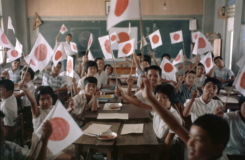 eye：64年の五輪聖火リレー 東京へ、熱狂とともに [写真特集9/15