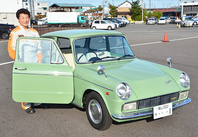 トヨタカローラ富山 初の大衆車 パブリカ 復元 イベントで展示 試乗も 富山 毎日新聞