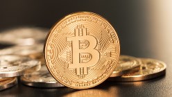 急騰するビットコイン