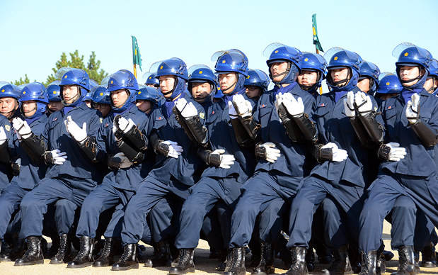 治安警備訓練 緊迫 デモ想定 機動隊など１７６人参加 県警察学校