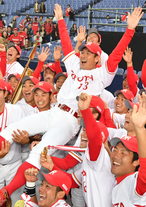 ひと 桑原大輔さん 社会人野球日本選手権優勝のトヨタ自動車監督 毎日新聞