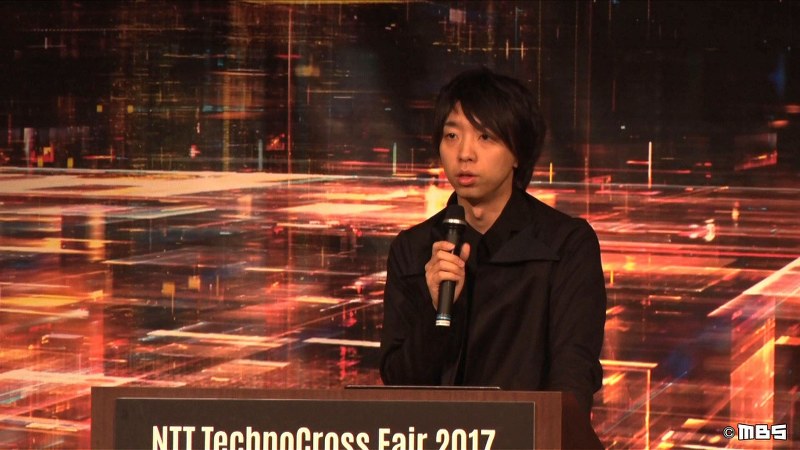 <プロフィル>落合陽一(おちあい・よういち) 1987年、東京都港区生まれ。ピクシーダストテクノロジーズ株式会社CEO。父親は国際ジャーナリスト・作家の落合信彦、母は音楽プロデューサー。名前の由来はプラス(陽)とマイナス(一)。小さな頃から電気が好きで、3歳の頃に電話の存在が不思議でたまらず、家にある4台の電話を全部分解してしまい、両親にしかられたというエピソードの持ち主。開成高校卒業後、筑波大学を経て東京大学大学院を修了し、のちに飛び級で博士号を取得。2015年「米・ワールドテクノロジーアワード」ITハードウェア部門始め、その研究や作品に対して世界的な賞を多数受賞。妻と子供の3人家族。ディレクターいわく「並外れた集中力の持ち主で、予定表に書き込んでおかないと風呂に入る時間も忘れるほど」という。30歳。