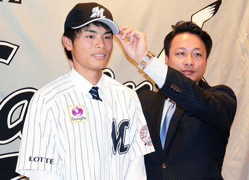 プロ野球 走攻守そろった選手に サンダーバーズ 和田選手 ロッテと契約会見 富山 毎日新聞