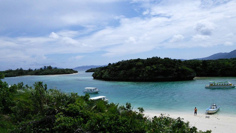 石垣島から川平湾を望む