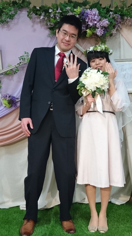 八王子市役所で挙式した鈴木さん夫妻