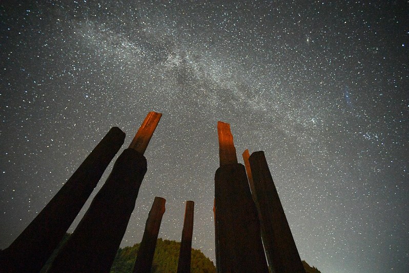 真脇遺跡 縄文人が見た星空に向かう 巨大 環状木柱列 毎日新聞