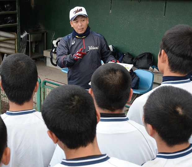 栄光の先に 東京五輪への思い ４ 矢上高野球部監督 山本翔さん 頭が疲れる練習させる 島根 毎日新聞