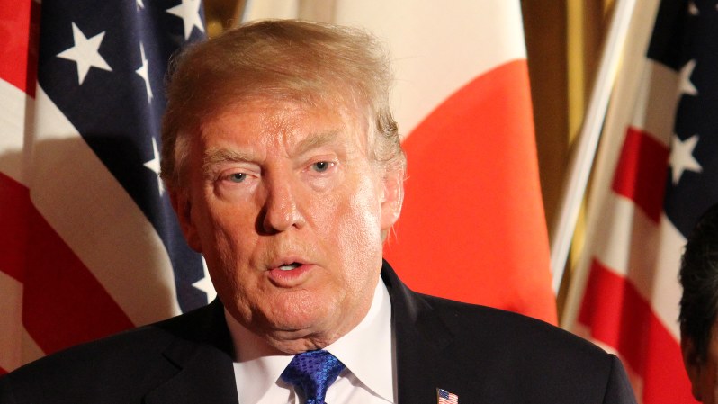 トランプ米大統領=2017年11月6日、高本耕太撮影