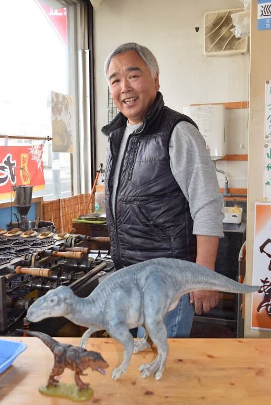 ひと交差点 恐竜グッズに知恵絞る 工藤弘さん 北海道 毎日新聞
