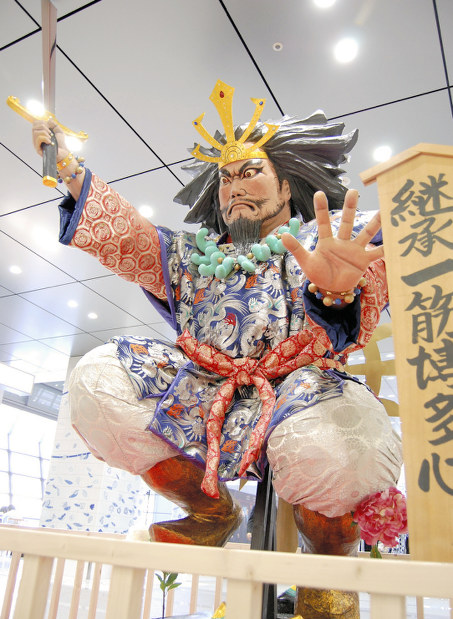 ｊｒ博多駅 無形文化遺産登録１年を記念し舁き山の展示 毎日新聞