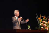 脱原発と自然エネルギー活用を訴える小泉純一郎元首相