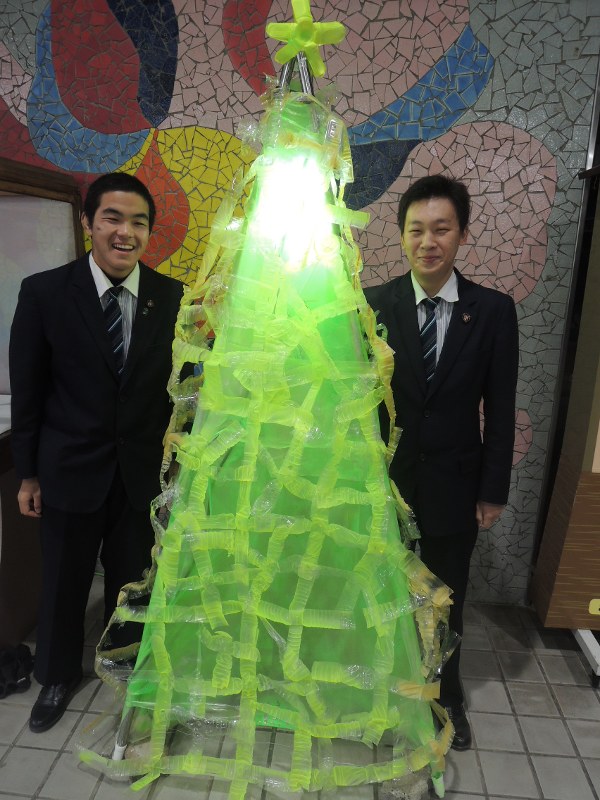 リサイクルしたペットボトルで作ったツリー