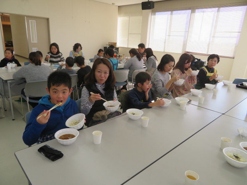 食事会 自作の米野菜を調理 津島 海部の児童ら 愛知 毎日新聞