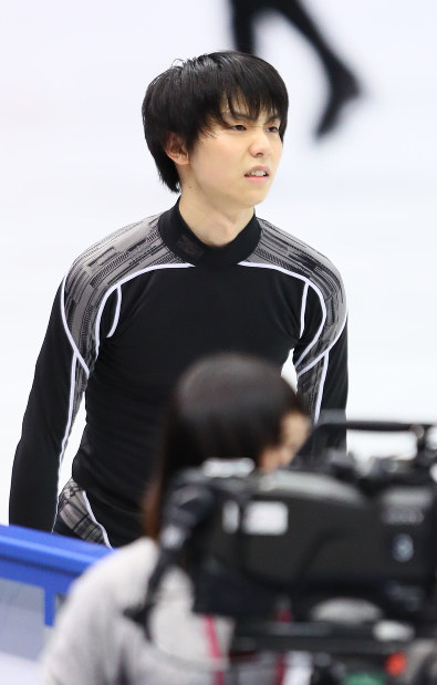 フィギュア：「まだ痛みある」羽生、氷上練習できず | 毎日新聞