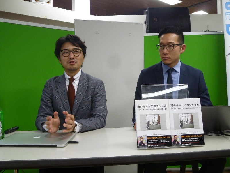 ドイツの「働き方」を紹介する金田さん(左)と永井さん=毎日メディアカフェで
