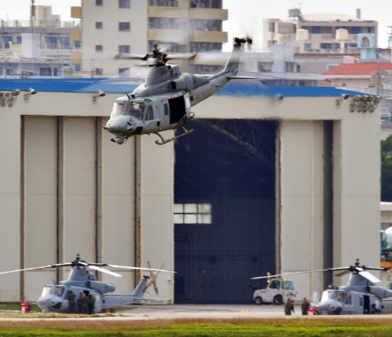 米軍ヘリ窓落下：14日も普天間離陸 沖縄県中止要請無視 | 毎日新聞